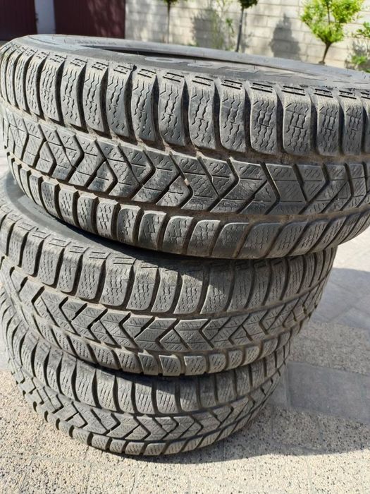 Opony zimowe Pirelli Sottozero 3  5x112  215/60/16