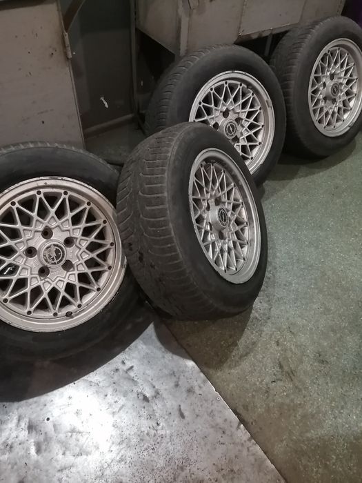 Продам комплект коліс на Опель.