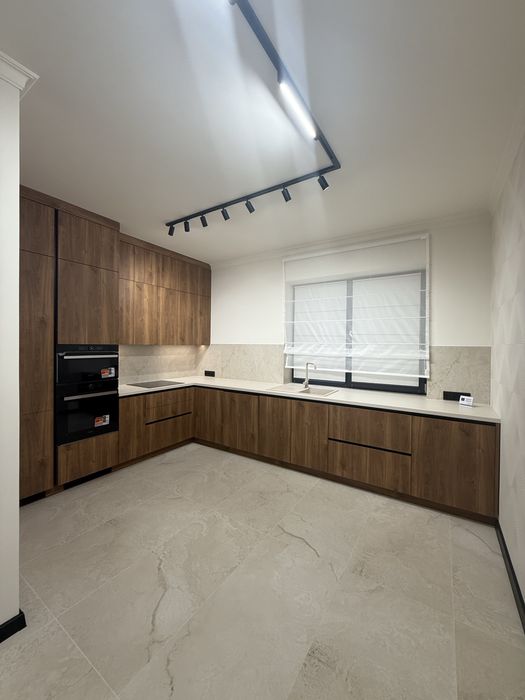 Продаж одноповерхового дуплексу.