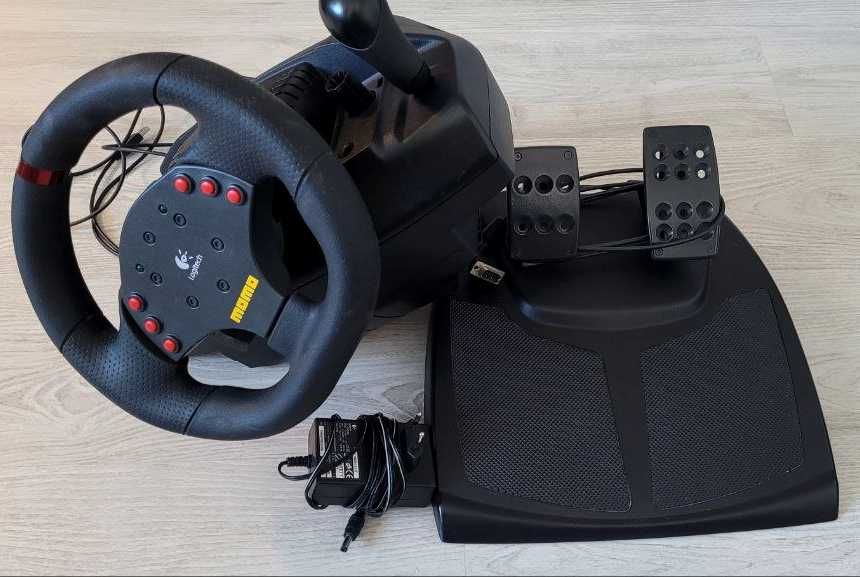 Logitech MOMO Racing