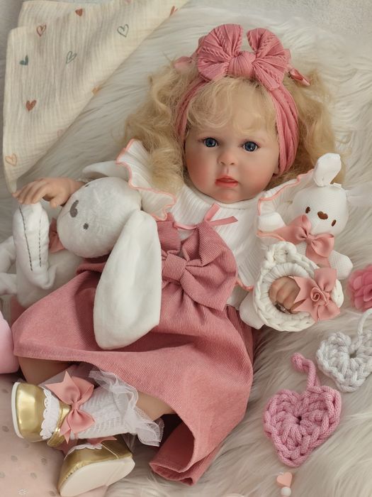 Lala w typie reborn z materiałowym brzuszkiem