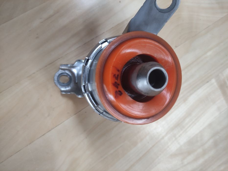 Подушка двигуна права mazda 6 GH 2.0d