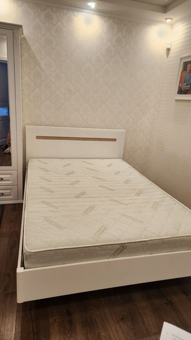 Ліжко Світ меблів Бьянко 140х200 з матрасом
