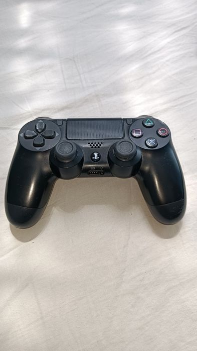 Vendo PS4 Completo + Jogos Read Dead 2 e God of War 2018