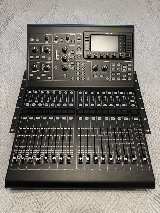 Mikser cyfrowy Midas M32R Live + sterownik midi stan b.dobry