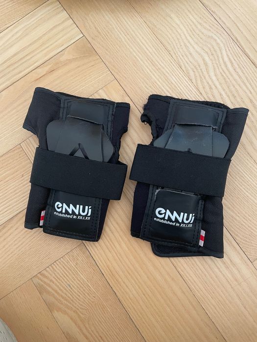 Ochraniacze na nadgarstki ENNUI ST Wristguard – Rozmiar XL