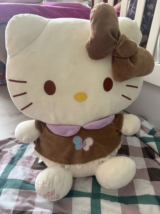 Іграшка Hello Kitty, мʼяка іграшка