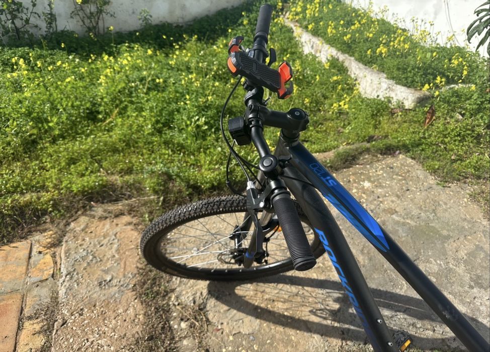 Vendem-se 2 bicicletas ROCKRIDER ST 120, roda 27,5”, em estado impecável.