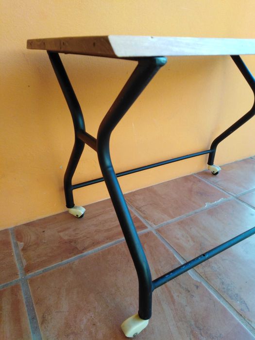 Mesa de apoio estilo industrial