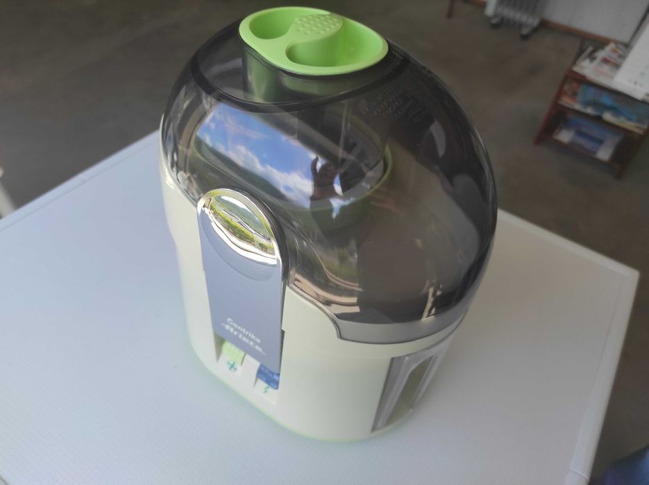 SUPER PREÇO - Centrifugadora de alimentos (faz sumos) NOVA