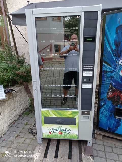 Automat maszyna na przekąski, batony , automat do napojów,