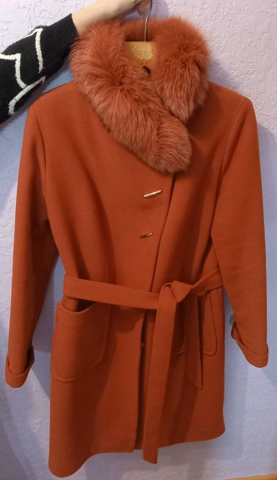 Пальто ,стан ідеальний.Натуральне хутро