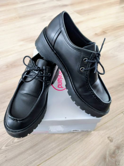 Czarne sznurowane półbuty na grubej podeszwie, Graceland, r. 38