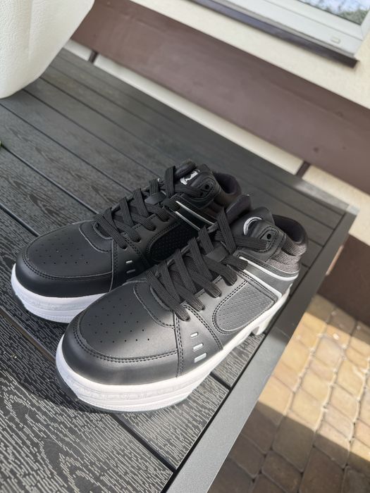 Buty z wrotkami  rozmiar 39