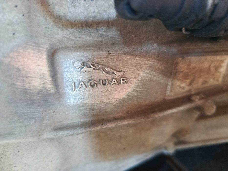 Caixa de velocidades Jaguar XE 2.0D R9AJB Ingenium
