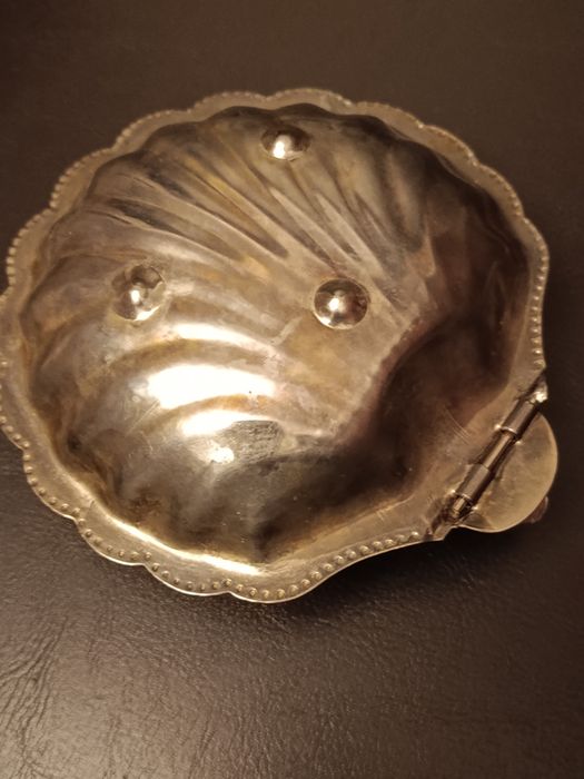 Posrebrzane naczynie na kawior ze szklanym wkładem