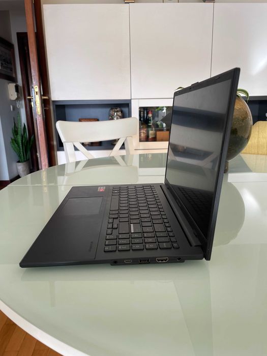 Portátil ASUS E1504FA (garantia de 3 anos) - utilizado apenas 2 vezes