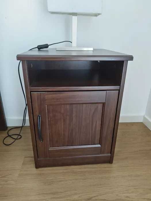 Mesa de cabeceira Ikea marrom