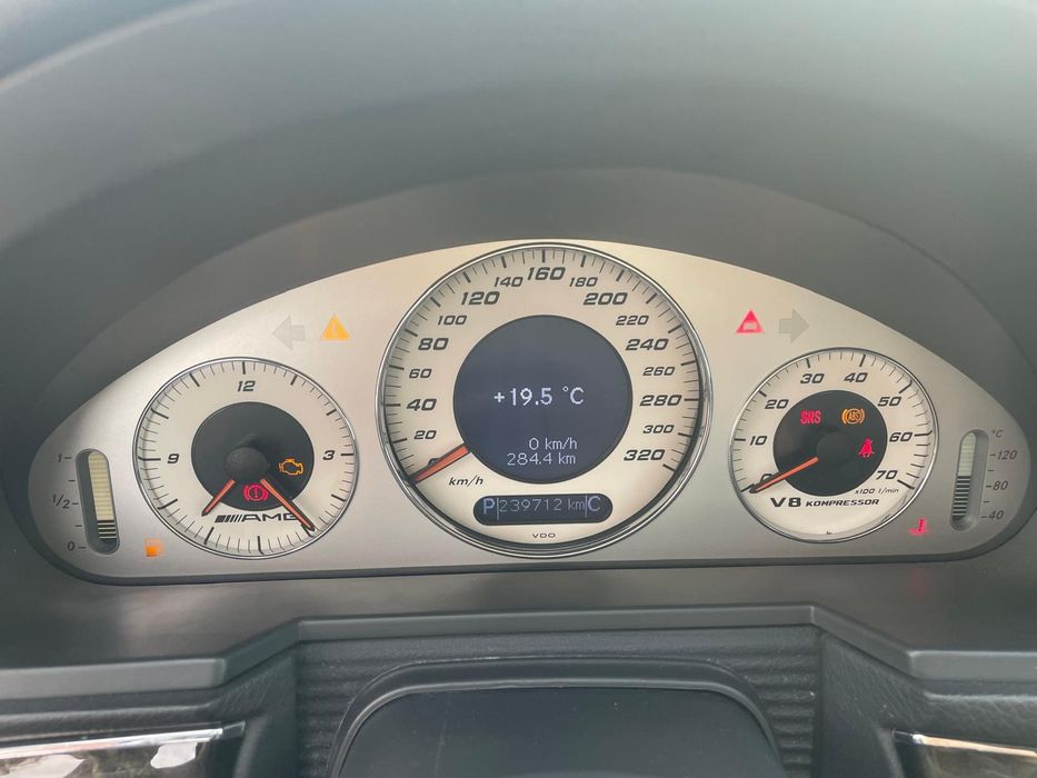 Mercedes E55 AMG S211