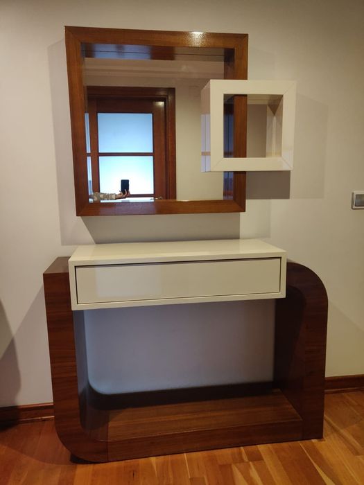 Consola branco lacado e nogueira