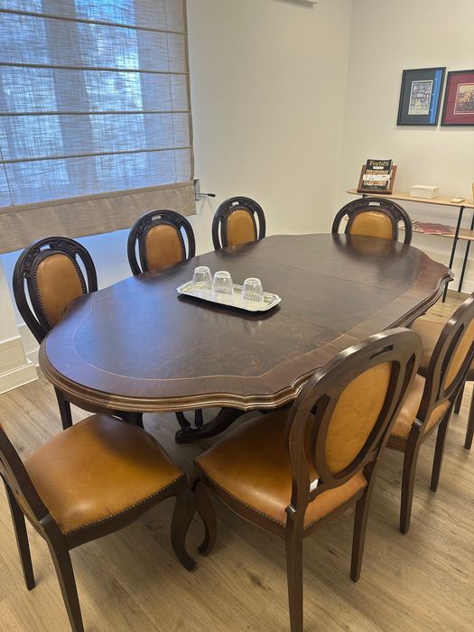 Mesa de jantar vintage com 8 cadeiras