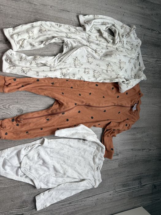 Zestaw body i pajacyków Newbie i Kappahl 74/80