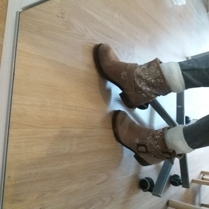 BOTINS MARCA SEASIDE super confortáveis de pele bege e dourado