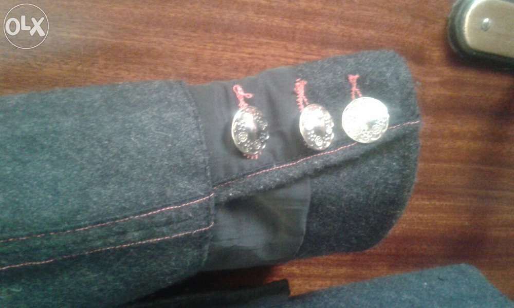 casaco cinza escuro marca alexo