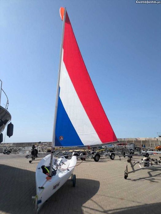 Barco á vela Topaz UNO RACE 3 velas, capa e carrinho de praia | Oeiras