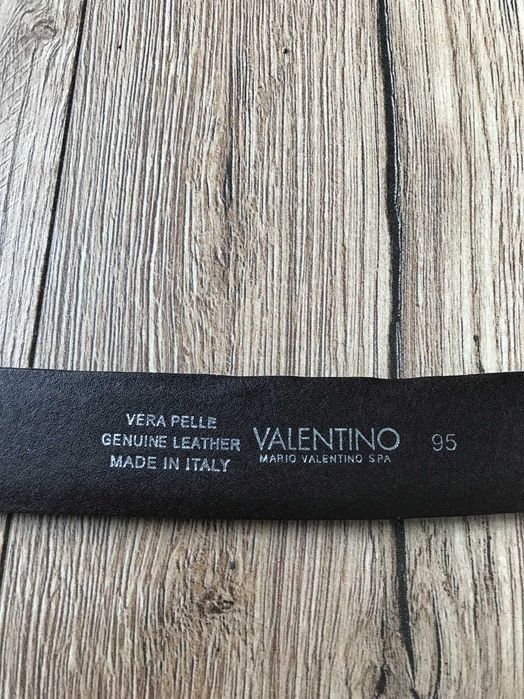 Skórzany pasek Valentino made in Italy