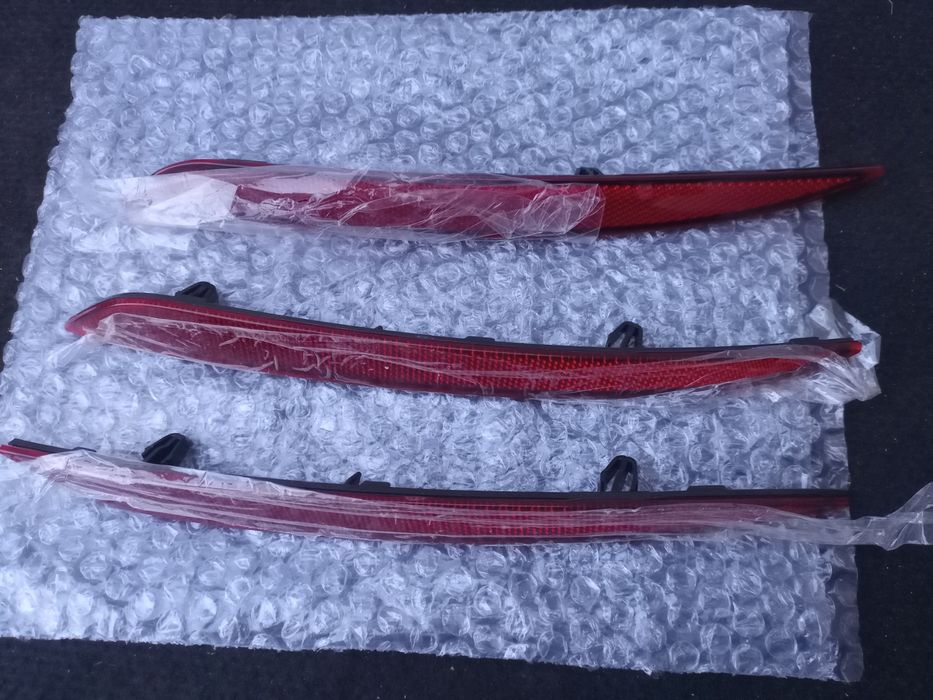 Катафот заднього бамперу Tesla