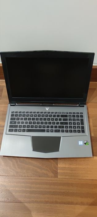 Portátil Clevo NL5a64584964746497122