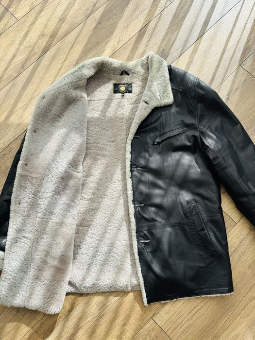 Чоловіча дублянка з натуральної шкіри.