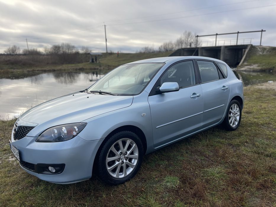 Продам своє авто Mazda 3 1.6 бензин/механіка 2008 рік