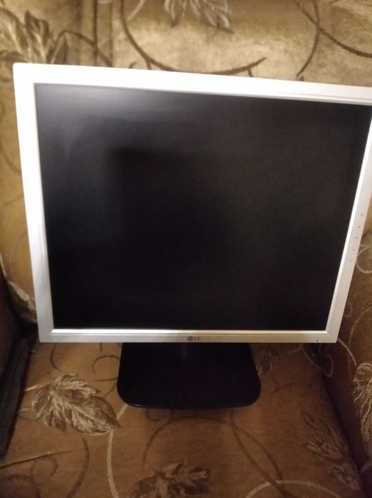 Монітор LG Flatron  lcd 19 дюймів