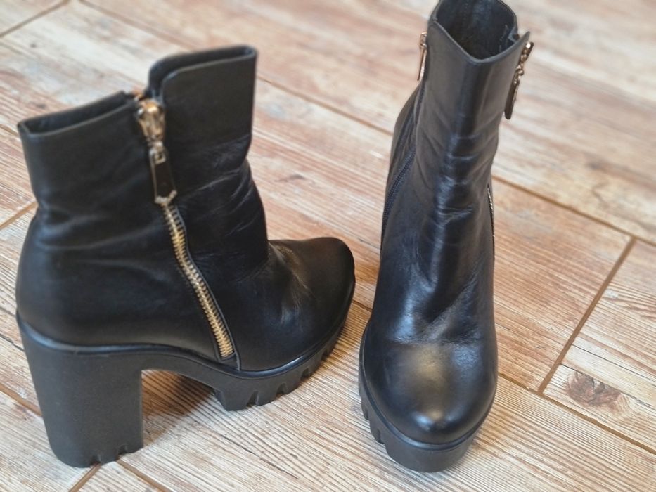 Ботинки,ботильоны на каблуке