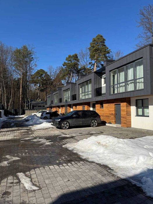 ПРОДАЖ котеджу у центрі с.Брюховичі, 135м2, центральні комунікації