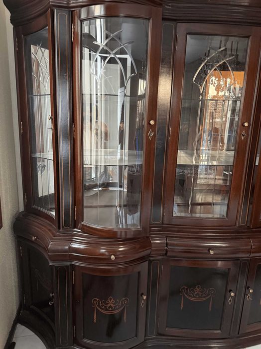 Armário/Cristaleira de sala de jantar PARA DAR/OFERTA GRÁTIS