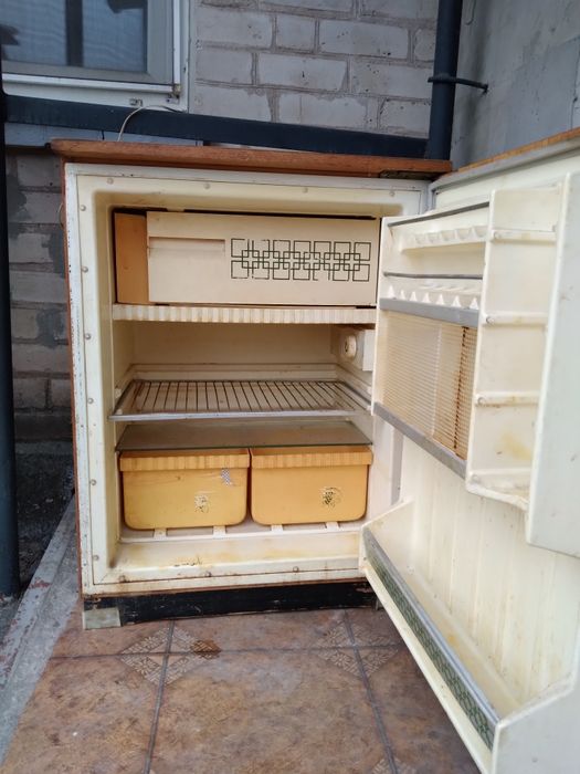 Маленький холодильник 85 см