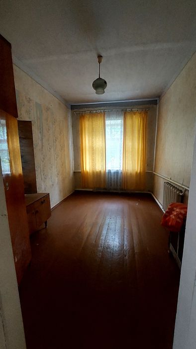 Продам 4-кімнатну квартиру. Вул.Шаргородська,46.