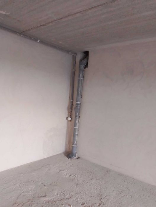 Гараж в готовому будинку. Довженка Бам