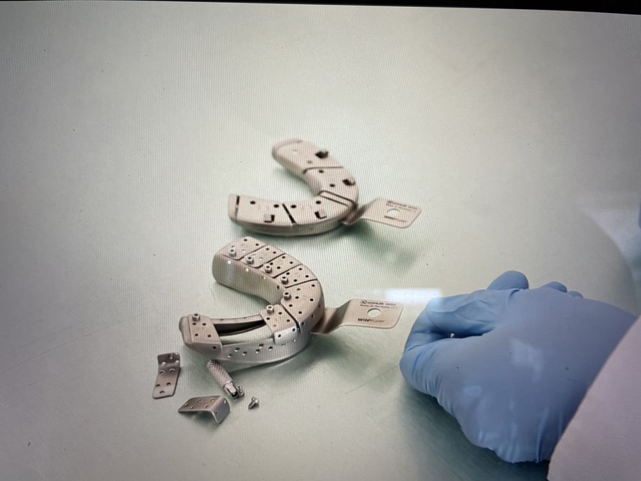 Moldeiras para médicos implantologistas