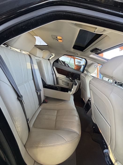 Jaguar XJ premium Luxury 5.0cc V8 400cv full extras blindado 150 mil km painel digital