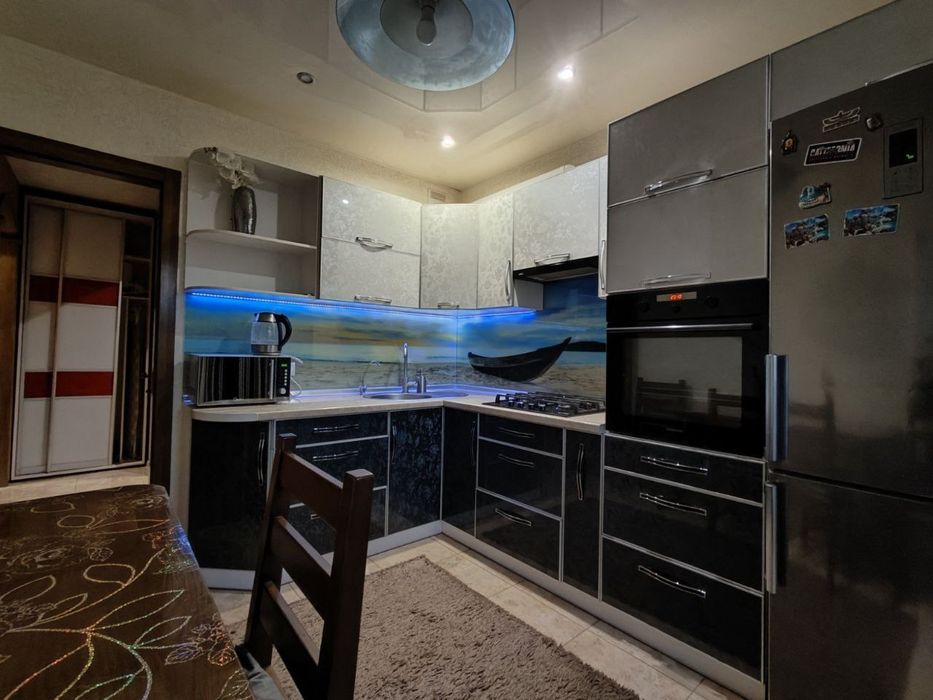 Квартира посуточно  Запорожье,    ЖД вокзал,  7 больница.  Новострой