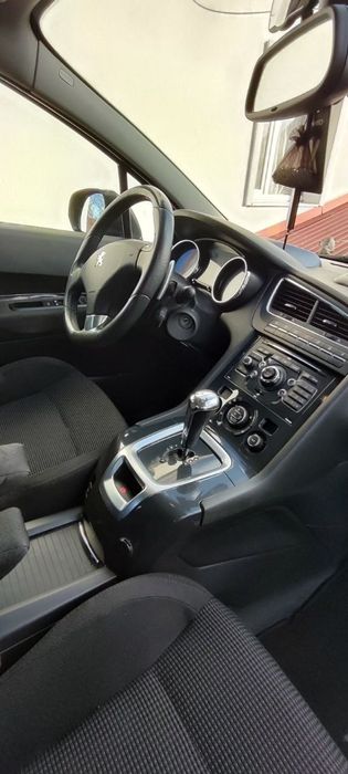 Продам Пежо 5008