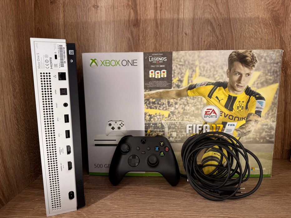 Konsola Xbox One S 500GB Model 1681  Pudełko Pad Okablowanie