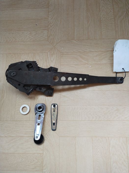 Мерседес W116/123 Механический стеклоподьемник (задний)