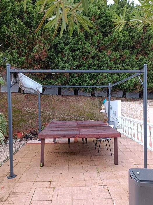 Pérgula de jardim com toldo