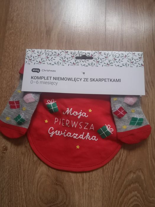 Komplet niemowlęcy ze skarpetkami czerwony 0-6 miesięcy eloy nowy