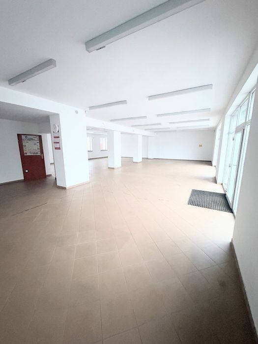 Na sprzedaż lokal handlowo-usługowy 180 m² + piwnica 75 m² Prudnik